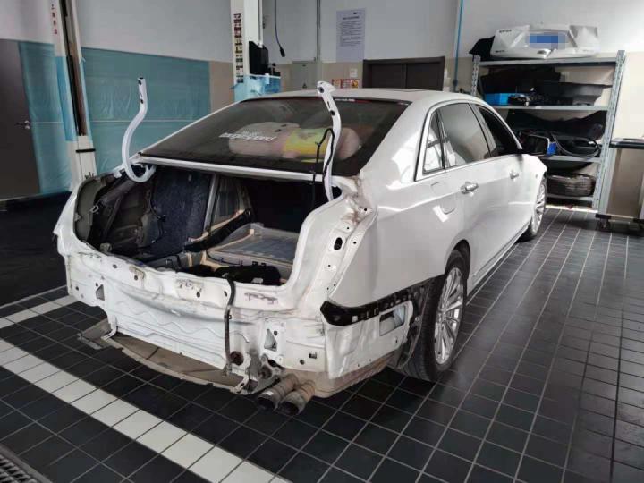 4s店服务顾问好还是保险理赔好,4s店代办保险需要注意什么