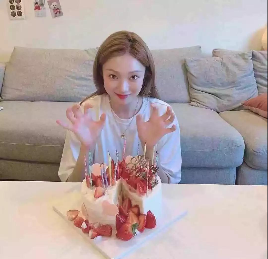 少女时代演唱会泰妍个人solo,iu泰妍最新歌曲