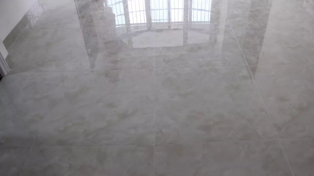 装修知识如何辨别瓷砖好坏,怎么确认家装瓷砖铺的好坏