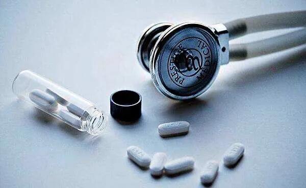 碳酸氢钠不能与什么药同服,碳酸氢钠和别嘌醇区别