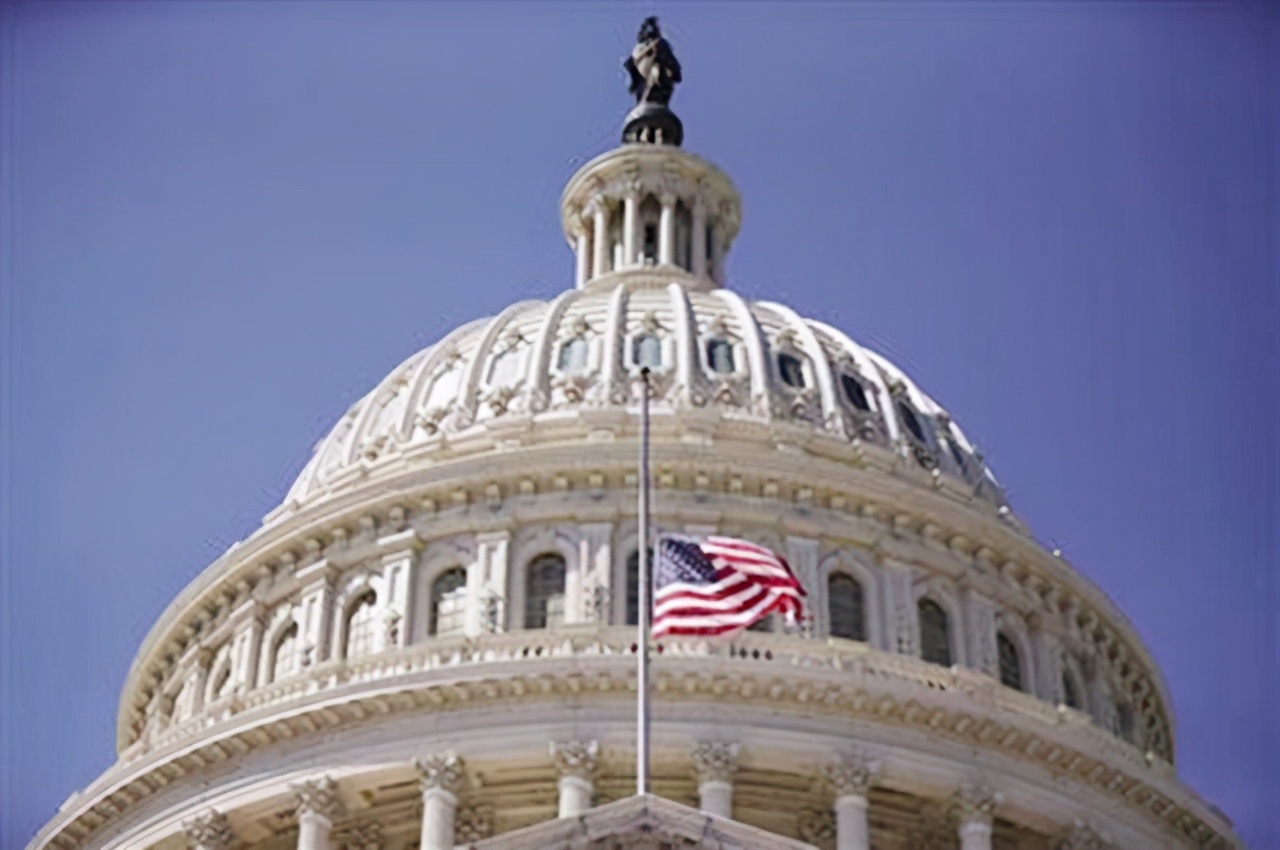 美国深陷“债务危机”,美国深陷危机