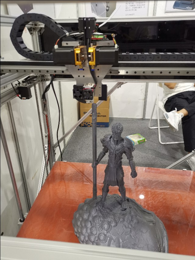 机器人会抢饭碗么,机器人真的会抢人类的饭碗吗