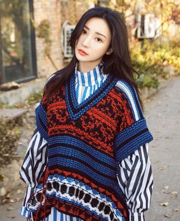 柳岩出道13年被吐槽只会秀身材,柳岩41岁魅力不减惊艳亮相引热议