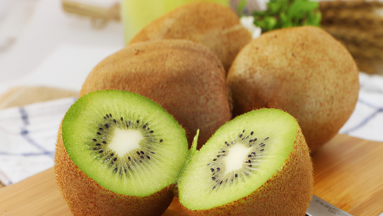 46岁女人服用叶酸有什么变化,女性经常吃叶酸身体会有什么变化