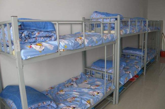 寄宿学校的弊端,一年级上寄宿学校弊端