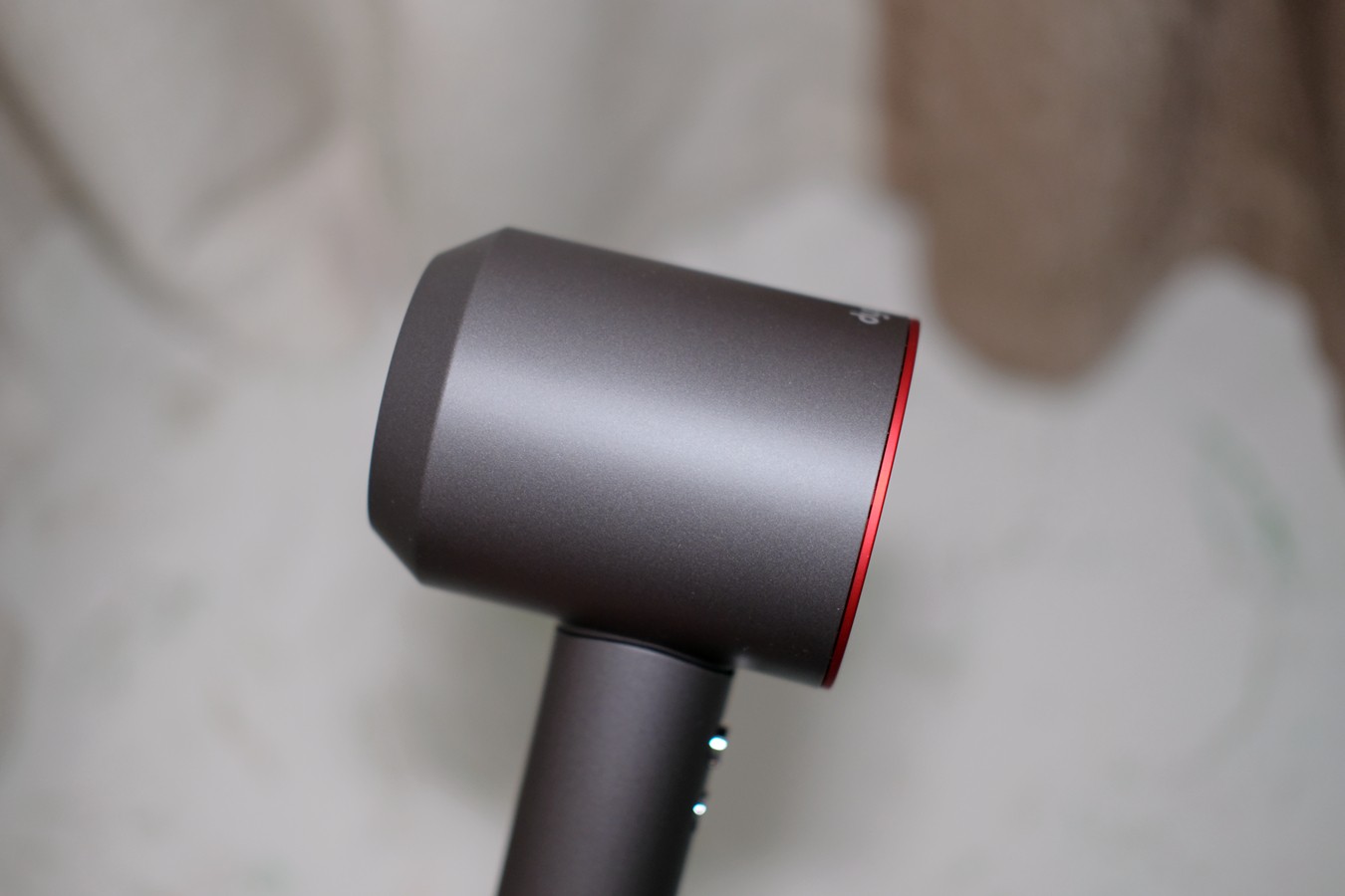 戴森吹风机hd03开箱,戴森吹风机hd08开箱体验