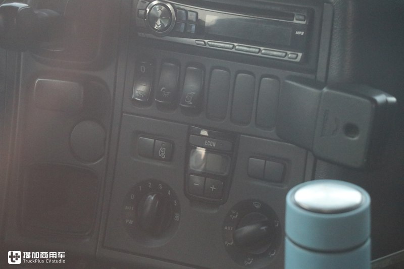 鍔犺鐗涙爮鏉犵殑闄嗗贰,鍔犺浜嗗熬缈肩殑鏂牚灏间簹v8鍗¤溅