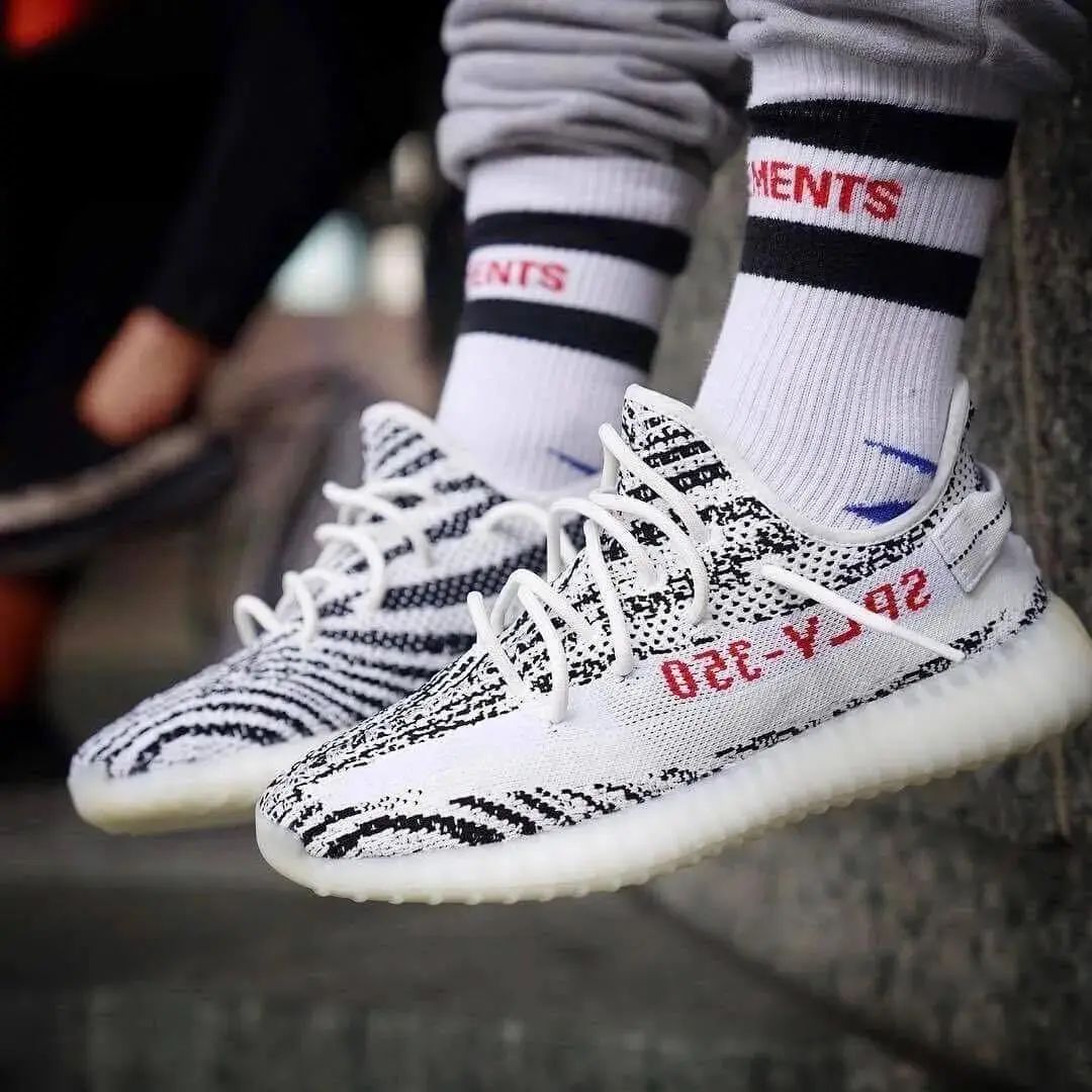 没跳票！Yeezy白斑马敲定补货日期，这下稳了