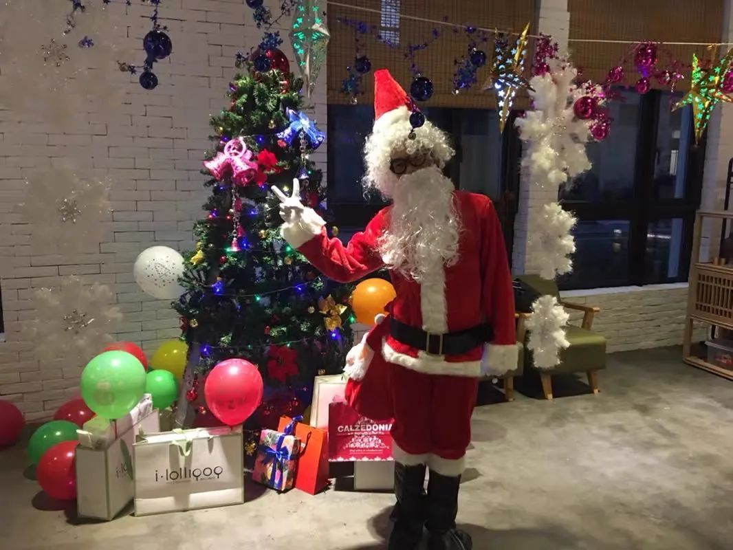 万圣节扮中国僵尸吓老外,万圣节为什么是崇洋媚外