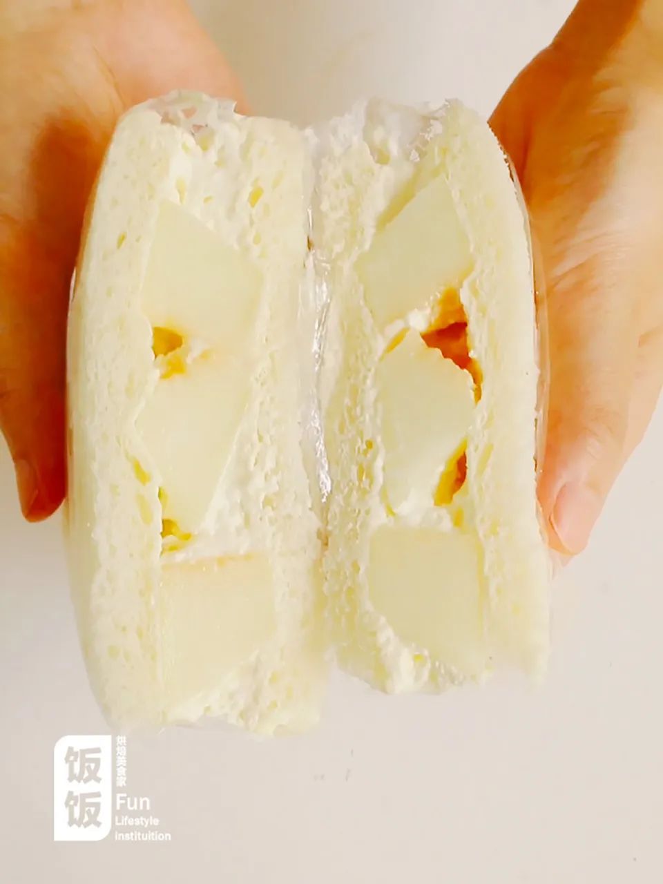 甜苦瓜迷你吐司酥香柔软的口感,西瓜吐司菠萝吐司哈密瓜吐司