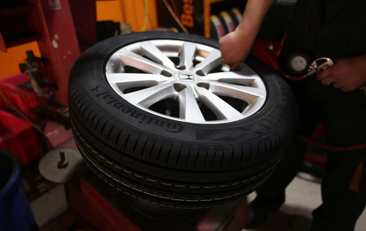 朝阳轮胎su319跟马牌uc6哪个好,马牌uc6轮胎3万公里有裂纹