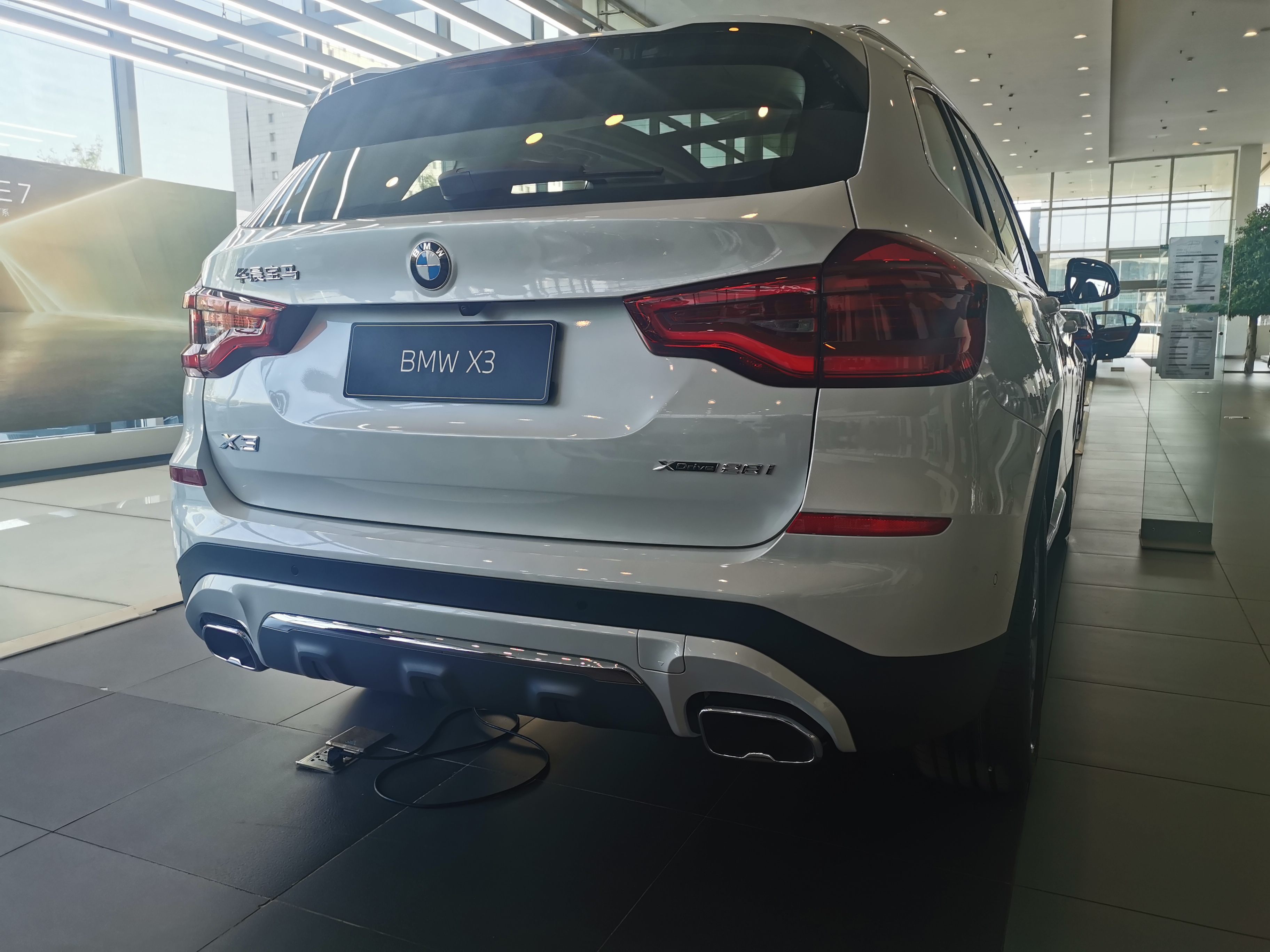 新款宝马x328i值得买吗,80后大叔宝马车