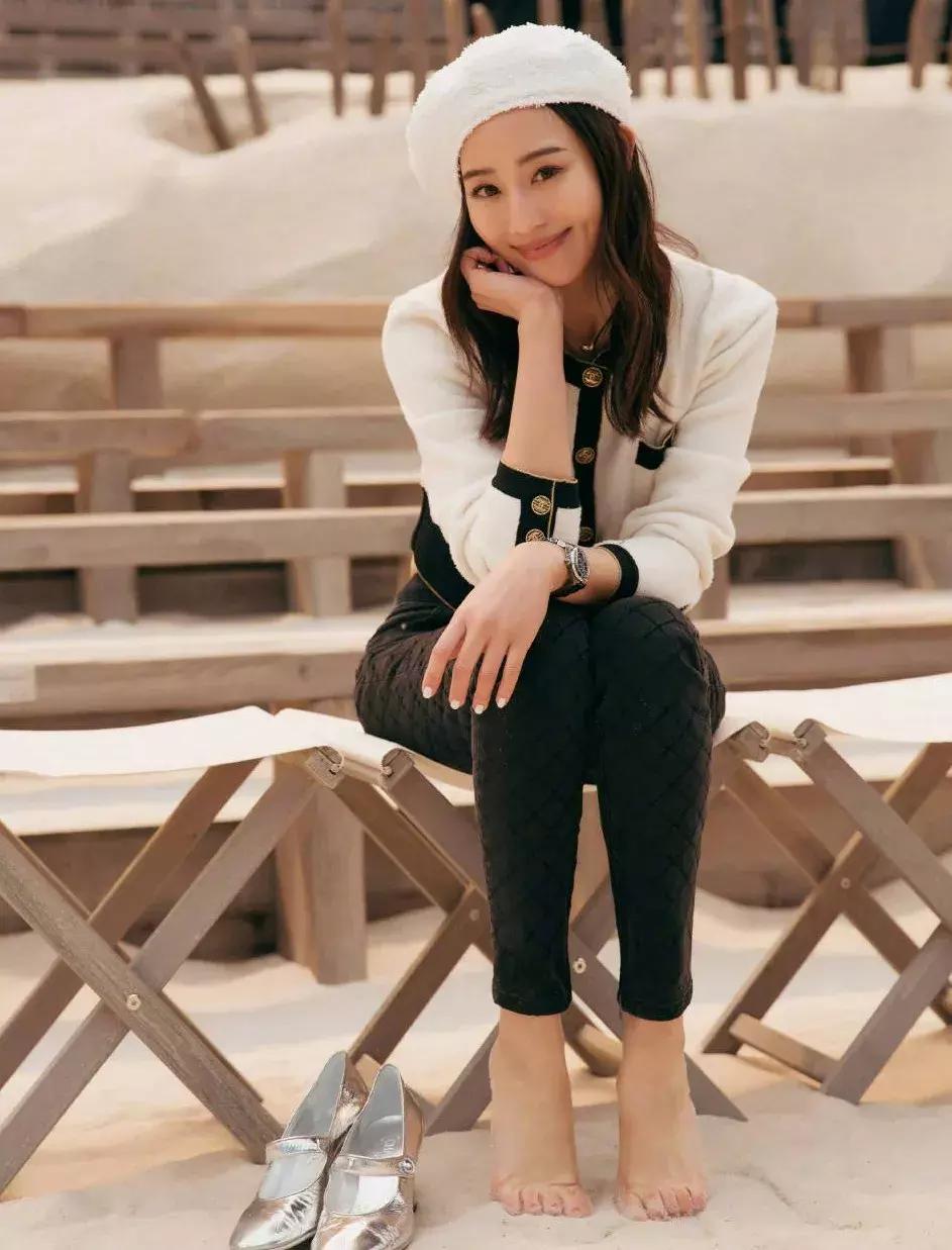 刘雯蕾丝服装,刘雯jennie