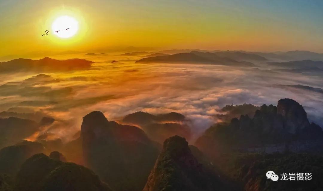 @龙岩人，让我们跟随无人机，一起飞跃闽西