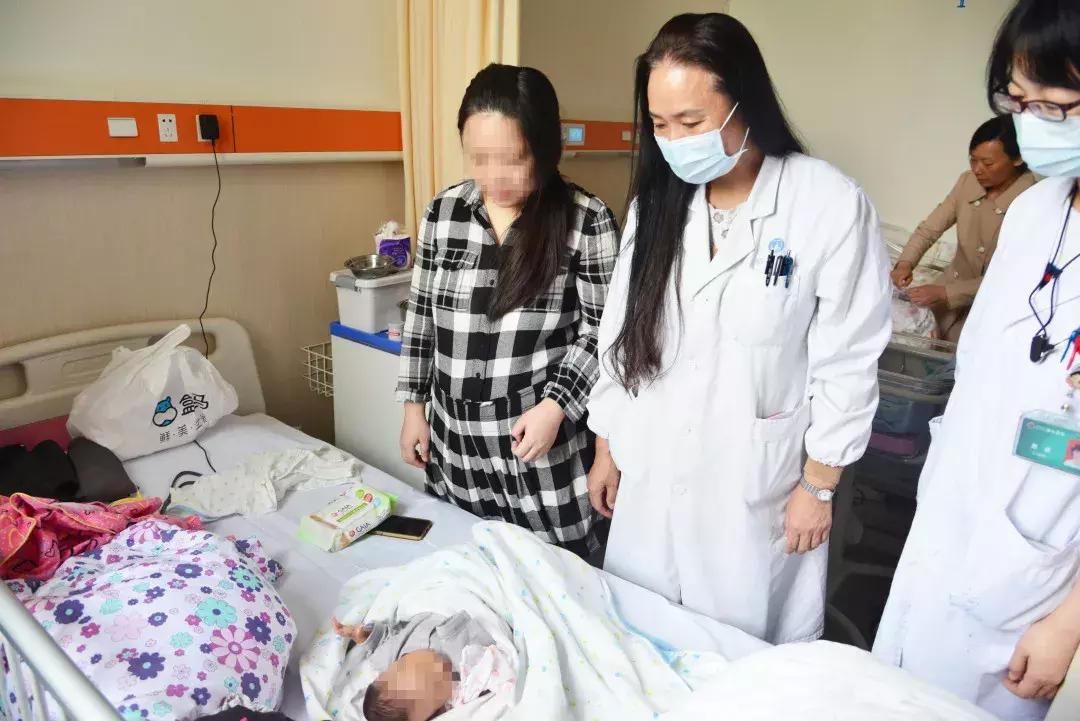 创造奇迹的母亲顺利生孩子,延迟分娩创造生命奇迹