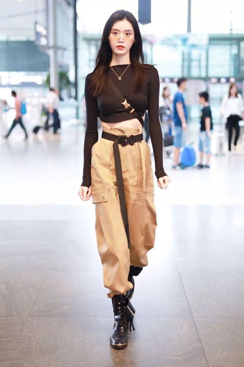 衣柜里总要有一条工装裤,衣柜里只有一条裤子