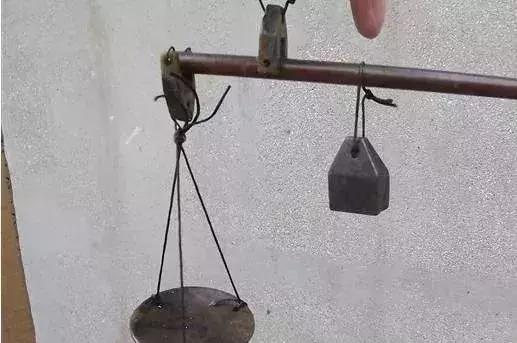 拿板材去检测要多少钱,实木地板看好坏