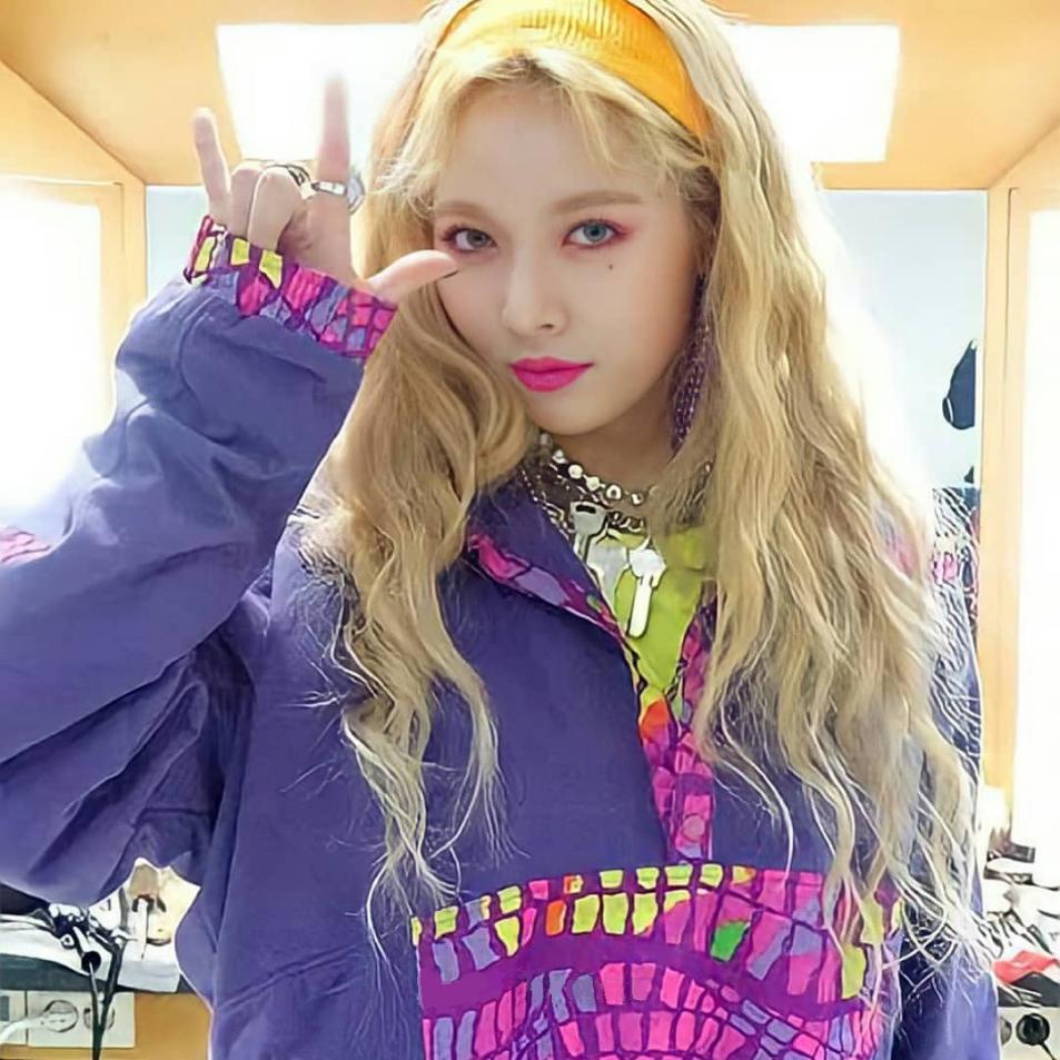 泫雅波浪发型,泫雅好看发型