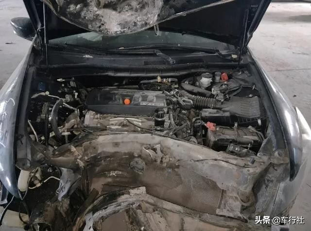 雅阁爆前气囊,本田雅阁七代主安全气囊怎么拆