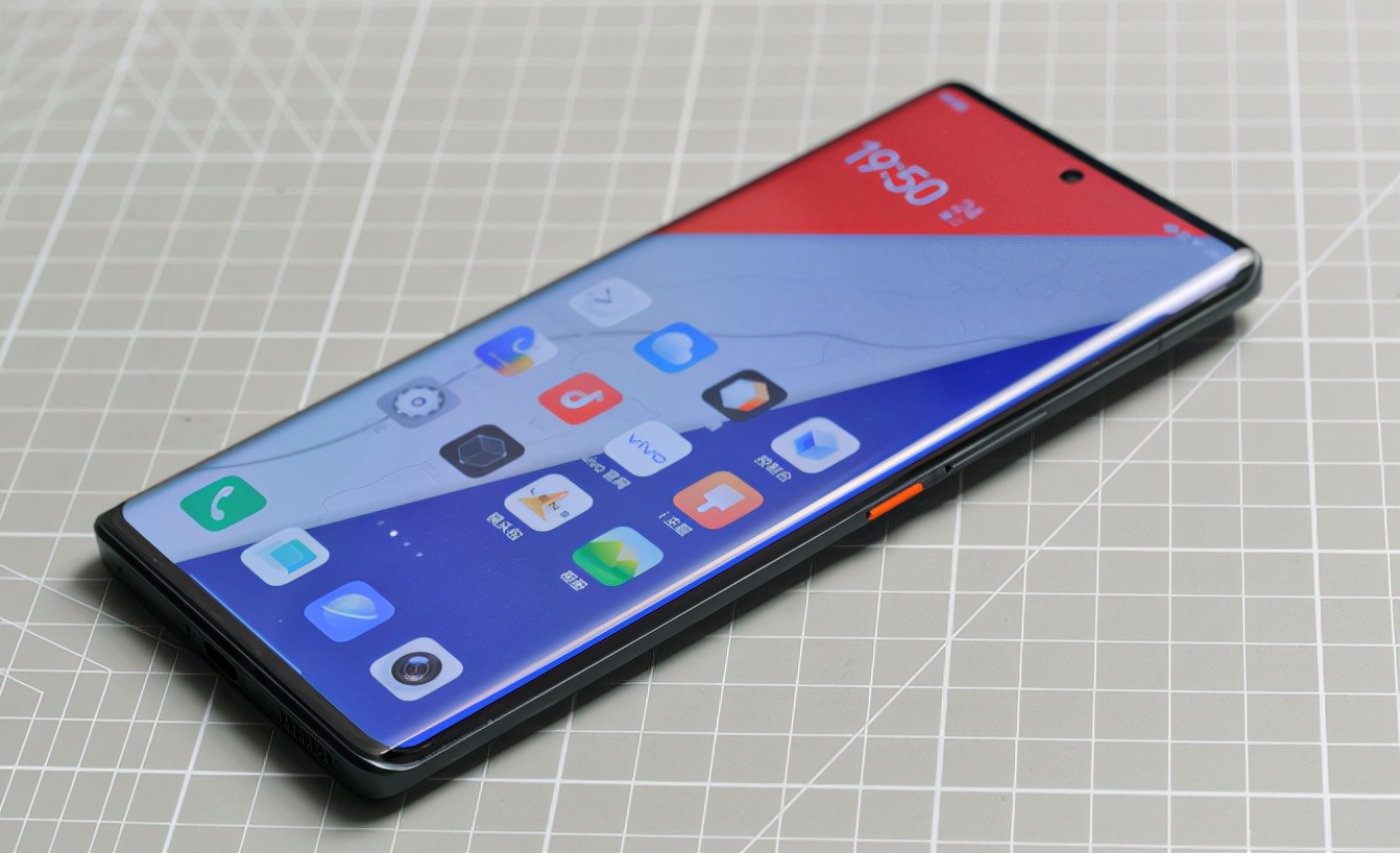 目前最值得入手的三款旗舰手机,4款目前口碑最好的旗舰手机推荐