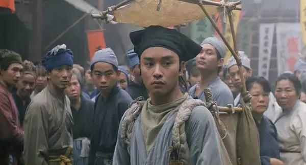 火车上的厕所是怎么处理的,火车上的厕所怎么堵住