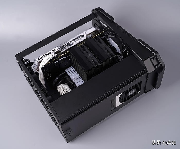 安钛克CUBEDRAK装机展示，11700+ROGB560-G+3080TI