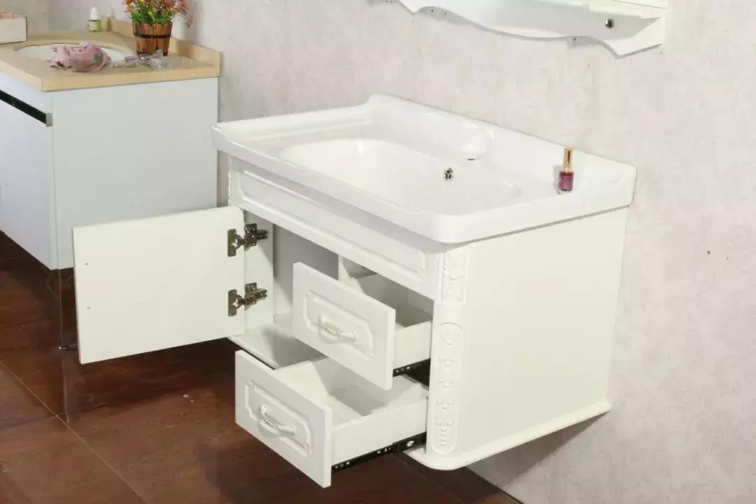 什么材质的浴室柜最耐用,不同材质浴室柜的优缺点