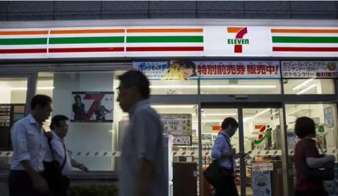711便利店员工态度,日本711便利店是24小时开吗