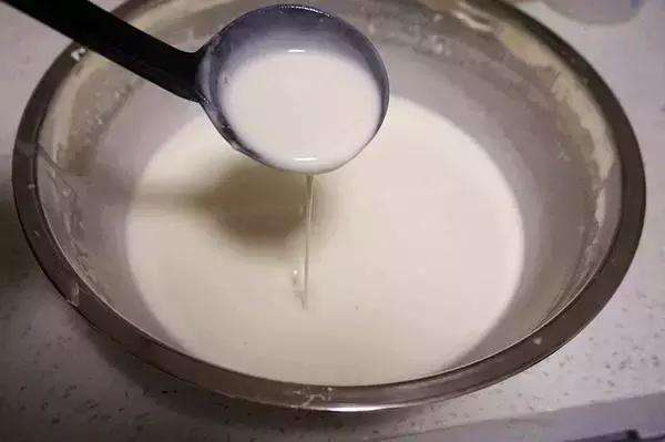 妈妈教我做面,没有蒸凉皮的罗罗怎么做凉皮