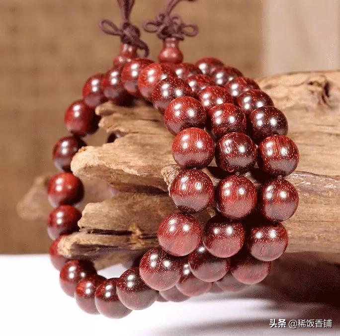小叶紫檀与大红酸枝的区别,小叶紫檀和大红酸枝手串区别