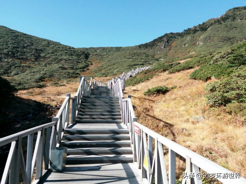大理苍山真的不仅仅是大家站在洱海边，远远看着就能知道他的美了