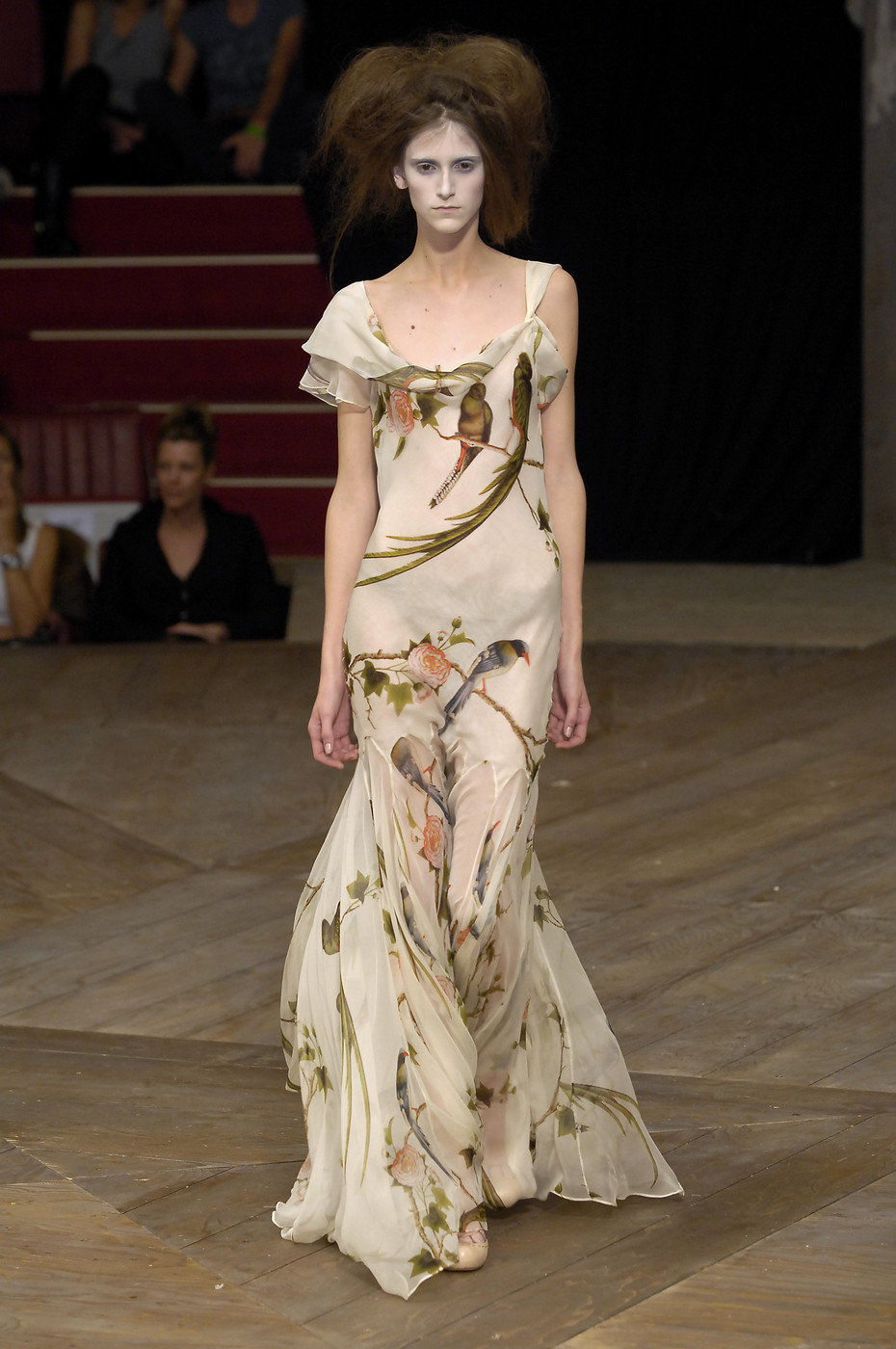 时装周受邀条件,时装周受邀明星会走秀