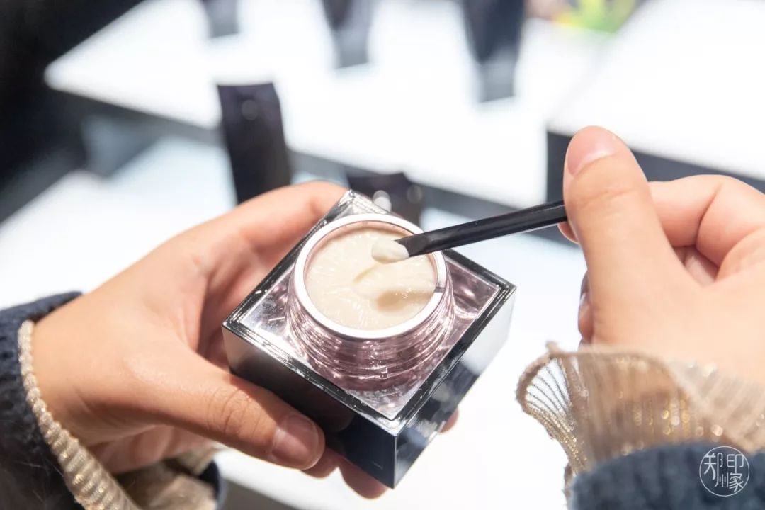 火爆小红书的POLA来啦！郑州第①家