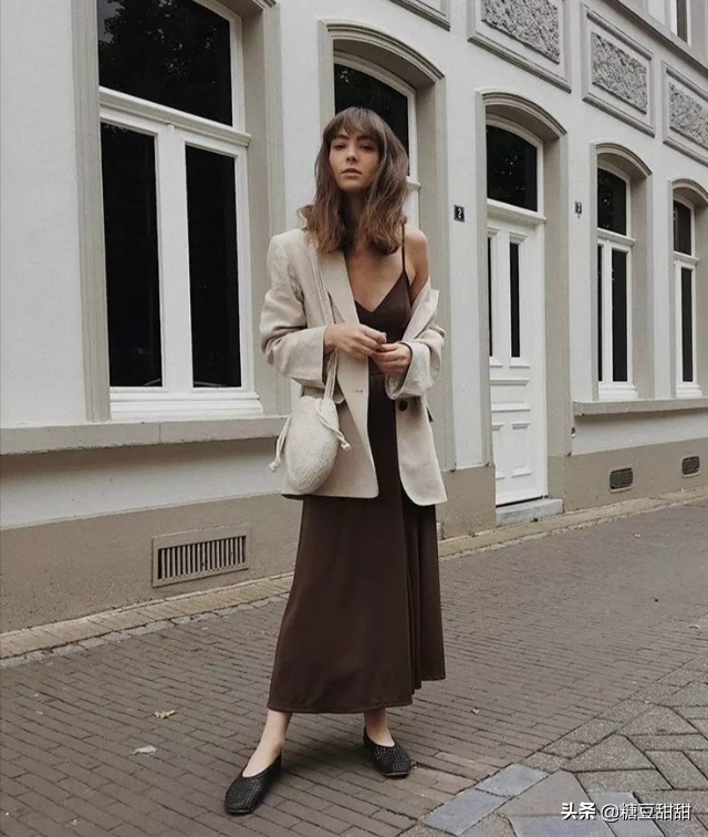 时尚潮流奶奶鞋,22年流行的奶奶鞋