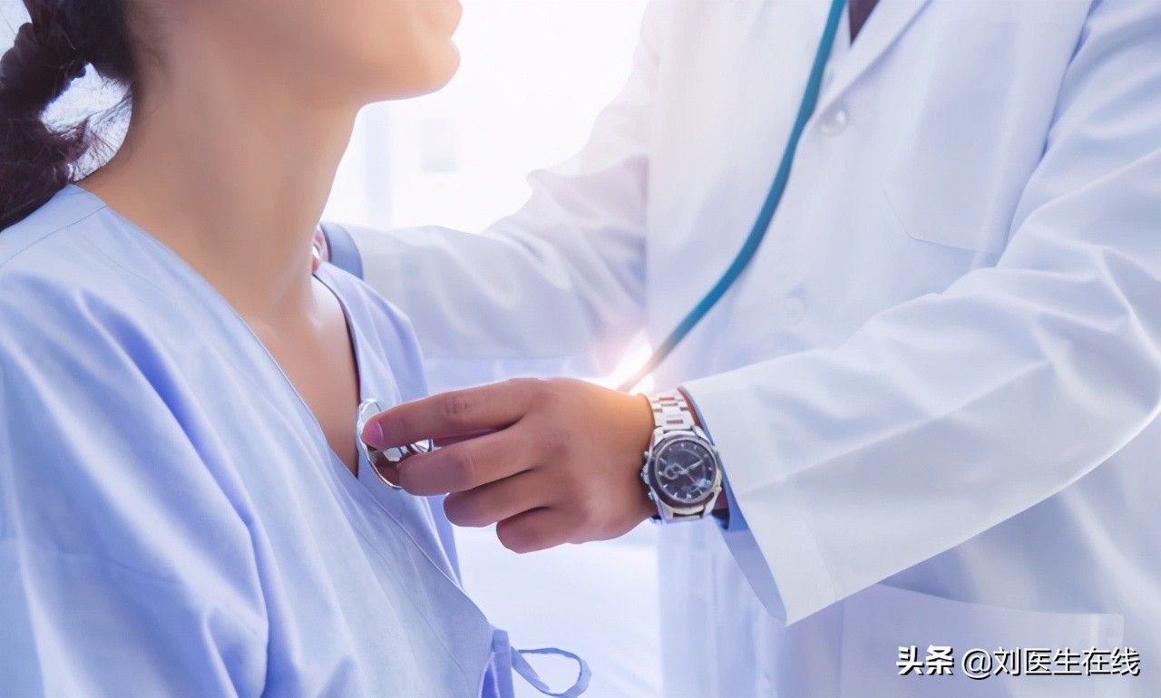 55岁王阿姨长期吃阿司匹林，却脑梗复发，医生心脏听诊找到了原因