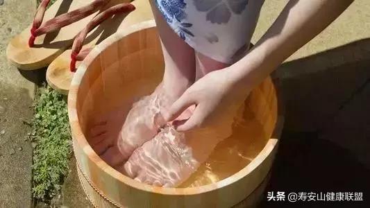 泡脚虽养生，但也要注意这些事情
