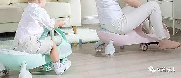 平衡车扭扭车和滑板车哪个好,一岁多买扭扭车平衡车滑板车