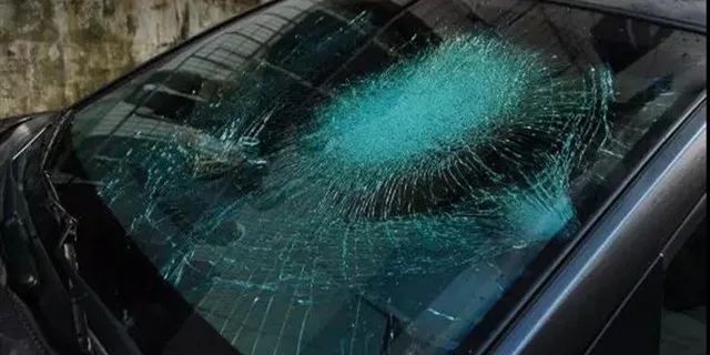 车撞人后怎么去保险公司理赔,车撞人怎么处理保险怎么走