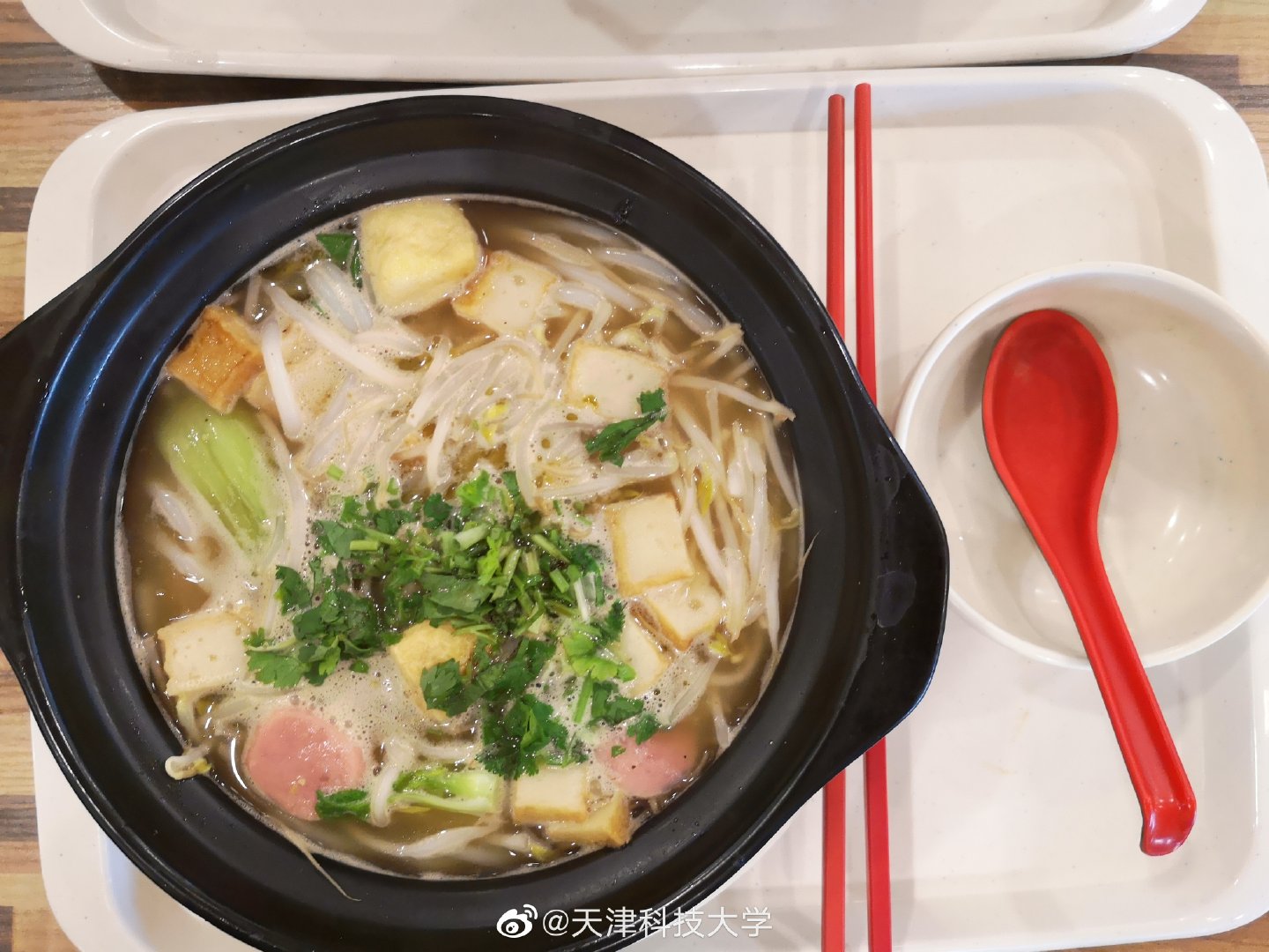 天津最馫大学食堂:晚上吃啥?给你安排的明明白白