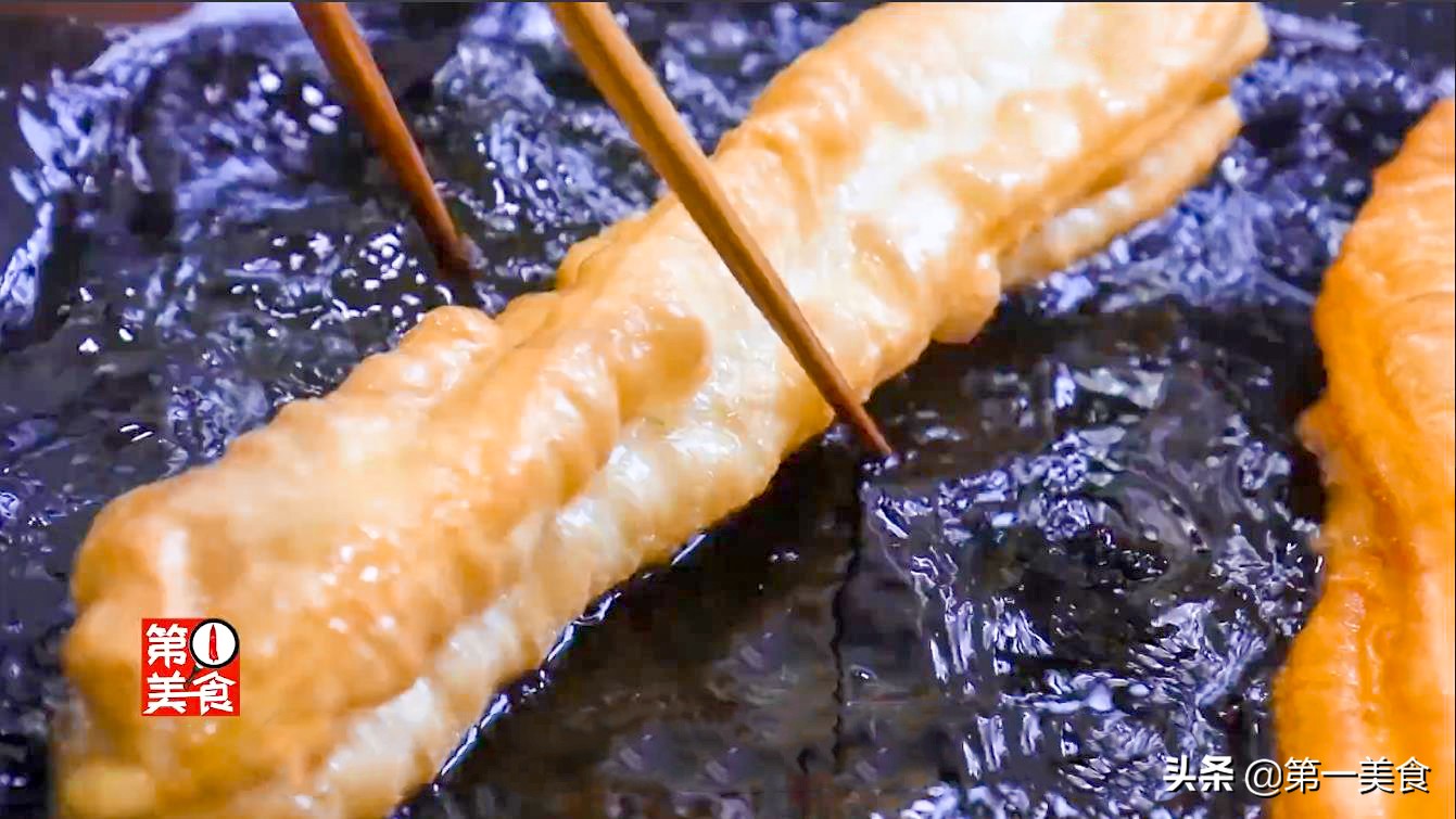 摆摊炸油条的配方和方法,早餐店油条技术教程