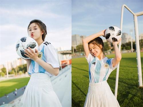 赵露思蓝色运动套装,赵露思蓝白条纹裤