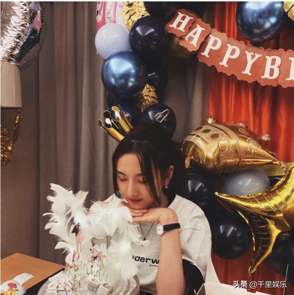 宋祖儿林允生日快乐大本营,宋祖儿林允机场秀闺蜜情