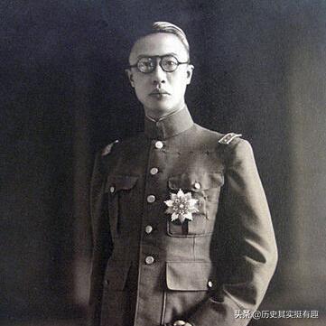 末代皇帝溥仪传奇一生,清朝末代皇帝溥仪简介