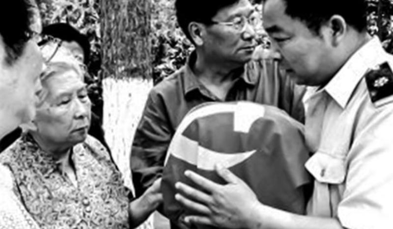 2004年,长春出土一个头骨惊动部队,专家:这是62年前牺牲的英雄