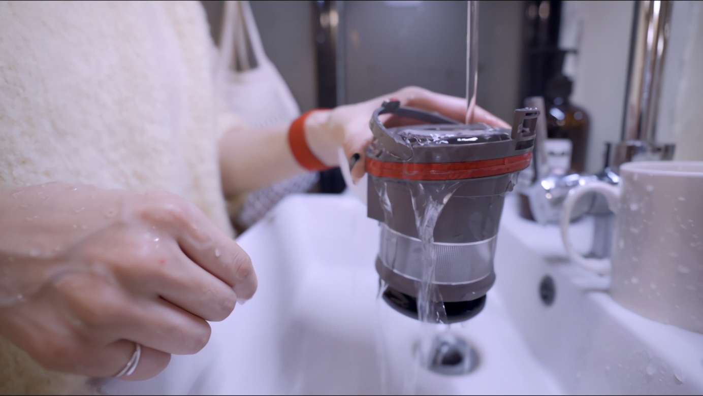 知名演员馨子在线种草小狗T12PlusRinse擦地吸尘器