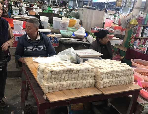 鑺掑競鍜岃吘鍐茬憺涓藉摢涓ソ,鑵惧啿鐟炰附鑺掑競瑗垮弻鐗堢撼