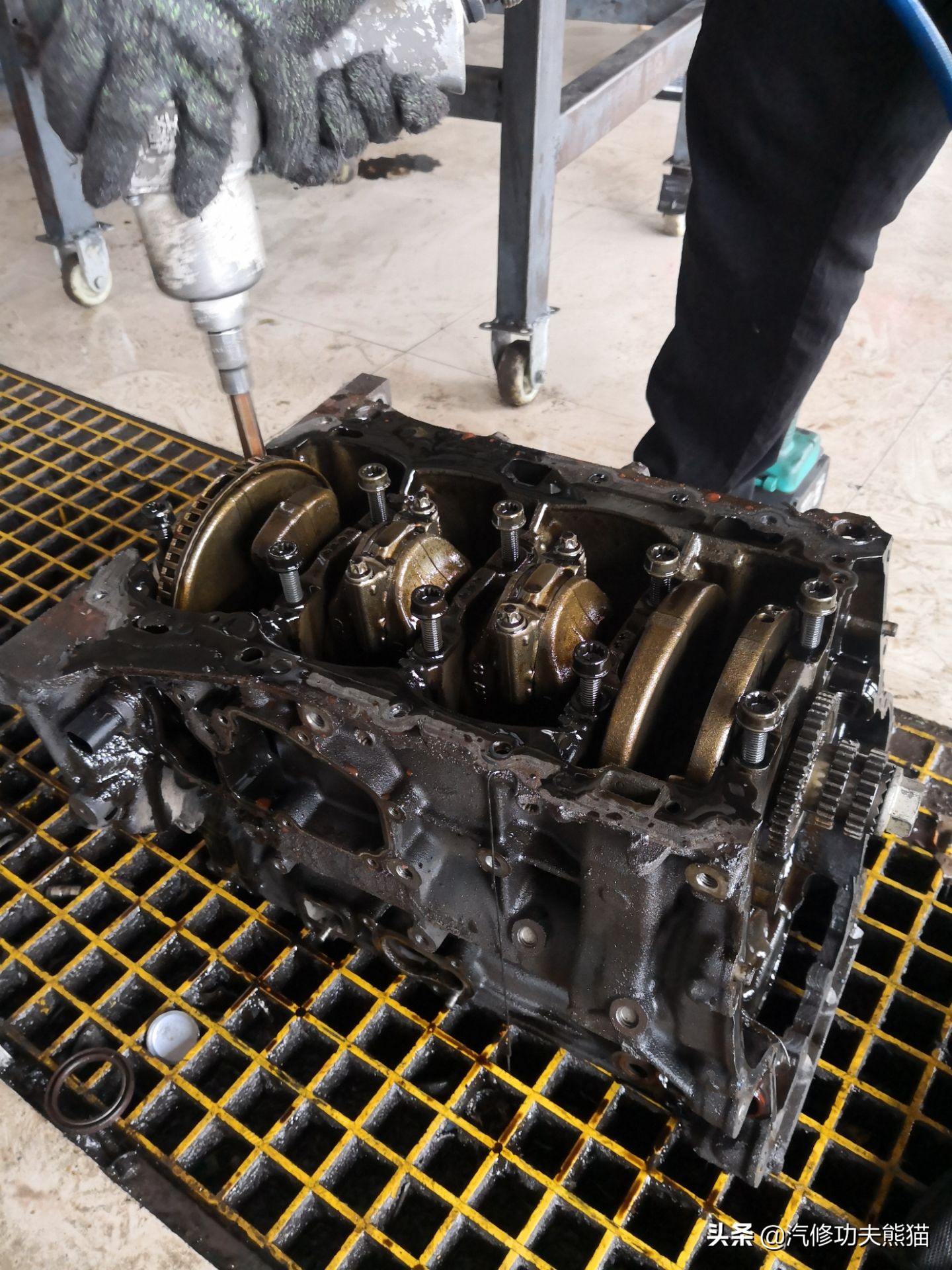 大众夏朗烧机油维修汕头,夏朗烧机油大修多少钱