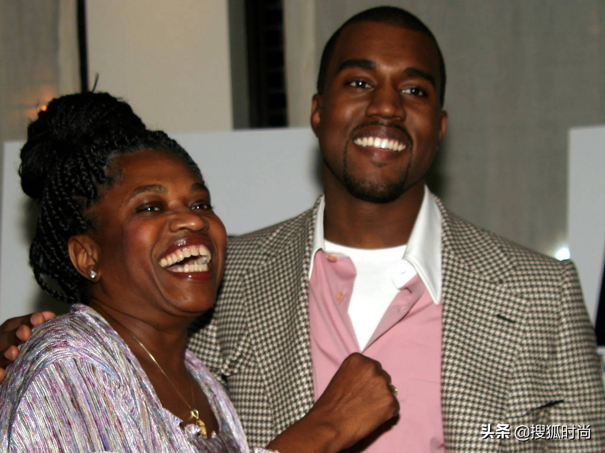 卡戴珊与侃爷大婚,卡戴珊为前夫侃爷庆生