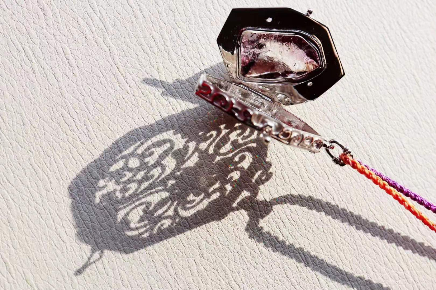 珠宝首饰盒不可或缺的一款,珠宝盒可以干嘛