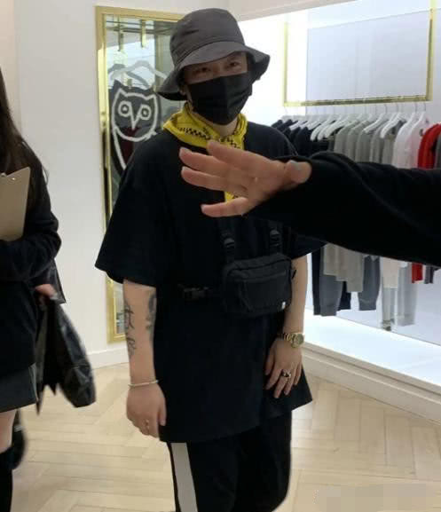 PGone素颜现身全面复出，人气火爆胜当年，经历风雨后变暖男